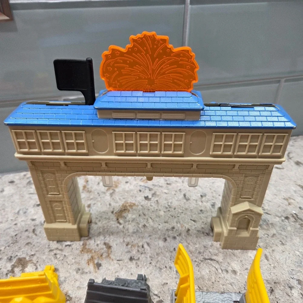 Fisher-Price Thomas TrackMaster Replacement Parts Lot Station Bridge Gas Station